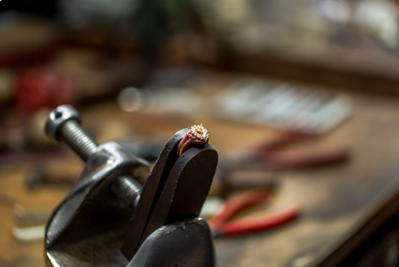 Why Do Designers and Jewelers Need Wax Jewelry Insurance?